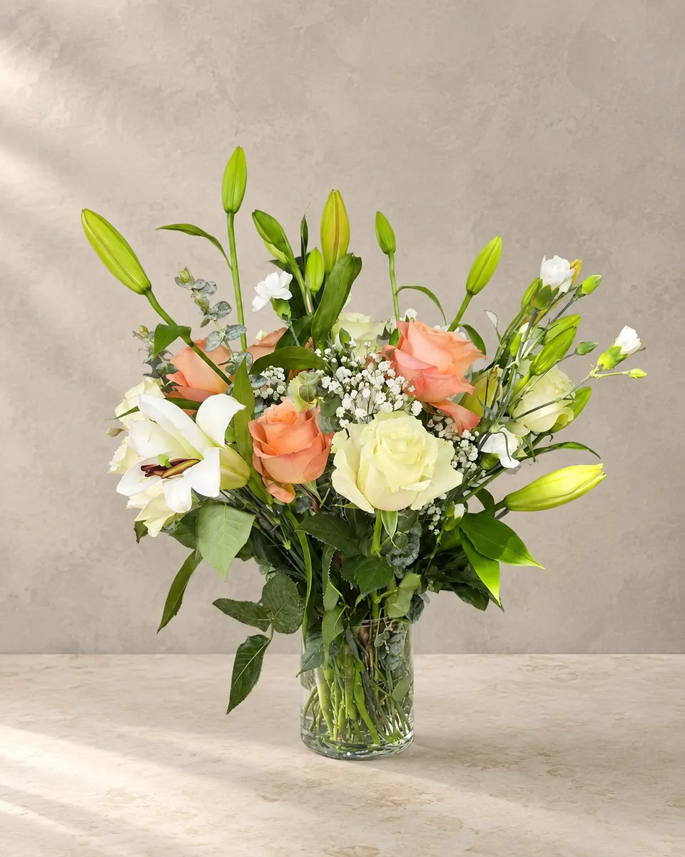Jude flower arrangement by Lola in Bloom