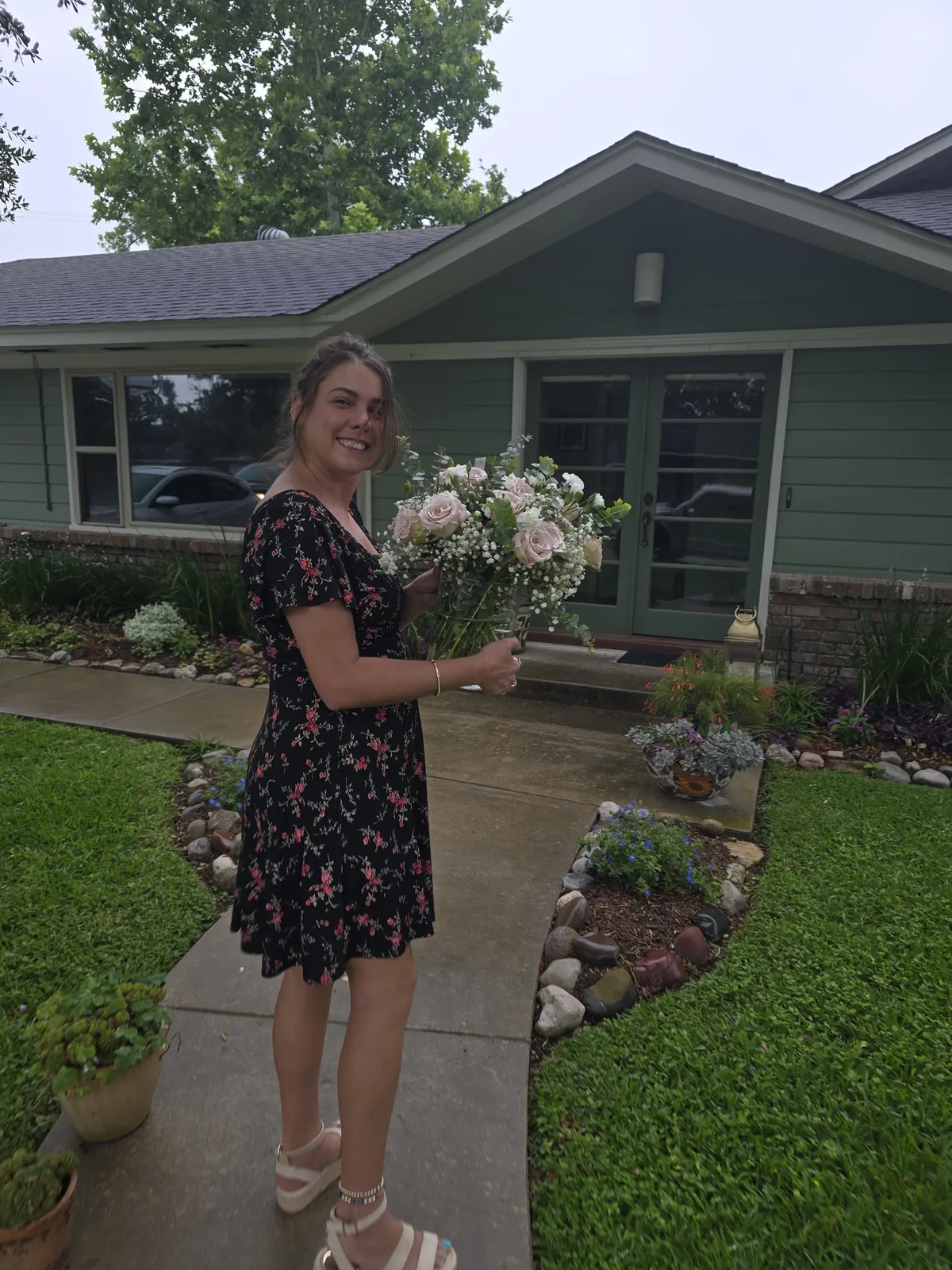 Houston Florist | Lola in Bloom | Same-Day Flower Delivery Lola in Bloom Houston florist delivering fresh pink roses to a Houston Heights home — best Houston florist